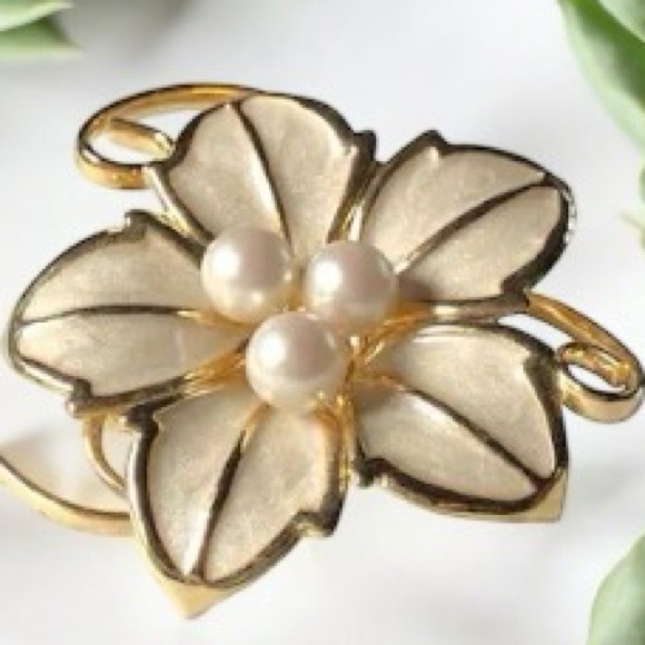 Vintage Brooch Ivory Enamel Pearl Gold Gilt MCM Estate Jewelry Flower Bud Pin - Picture 6 of 15